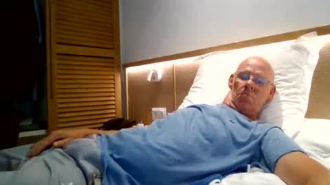 kevlooking4sez online show from August 2026 03:16:02 PM