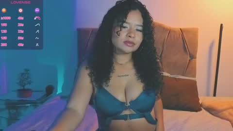 Snapshot of keyla_roberts_ chatting on May 2026 01:54:02 AM Adhara. Help me reach 100 likes online show from May 2026 01:54:02 AM