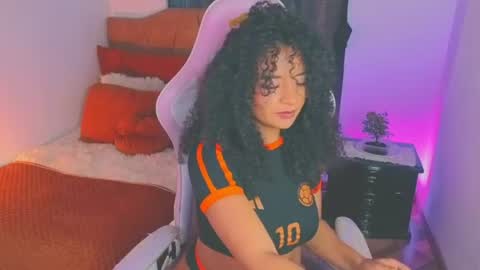 Snapshot of keyla_roberts_ chatting on June 2026 10:08:01 PM Adhara. Help me reach 100 likes online show from June 2026 10:08:01 PM