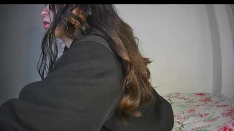 Keyla online show from November 2025 12:05:01 PM