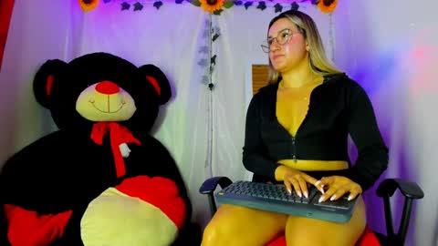 Keyth  online show from December 2024 10:34:02 PM