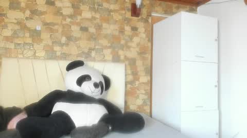 Khami online show from April 2026 06:24:02 PM