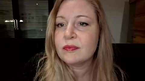 Snapshot of khaleesi0890 chatting on November 2025 06:52:02 PM khaleesi0890 online show from November 2025 06:52:02 PM