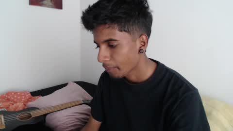 khevinlopezonig online show from December 2024 07:01:01 PM