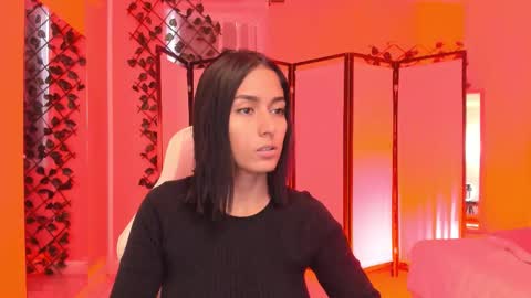 Khloe online show from November 2025 07:49:02 PM