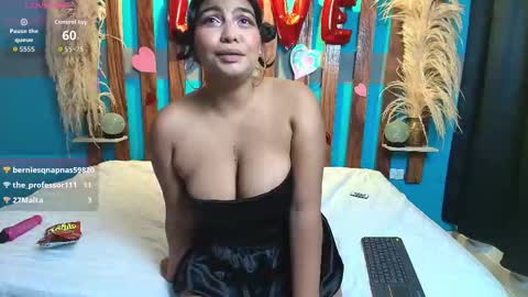 Snapshot of khloe_queen_ chatting on February 2026 09:33:01 PM KHLOE online show from February 2026 09:33:01 PM