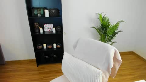 Snapshot of khloe_star chatting on April 2026 04:49:01 PM Khloe online show from April 2026 04:49:01 PM