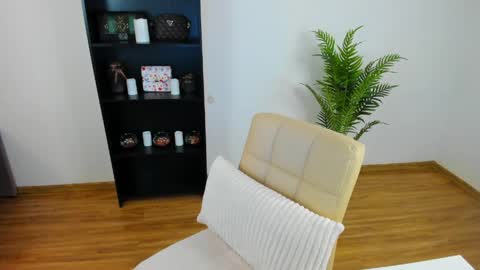 Snapshot of khloe_star chatting on June 2026 02:52:01 PM Khloe online show from June 2026 02:52:01 PM