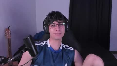 khozler_ online show from September 2025 12:33:02 AM