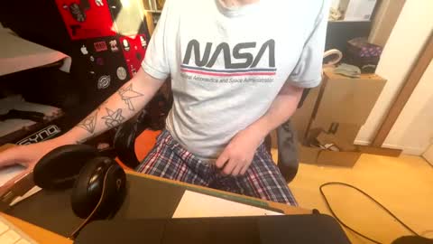 Snapshot of kiaenvie chatting on March 2025 07:54:01 AM Moix online show from March 2025 07:54:01 AM