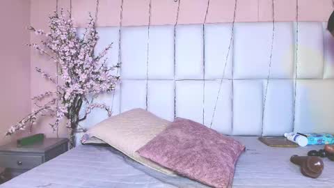    N         M online show from February 2025 11:36:01 AM