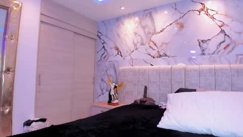    N         M online show from October 2025 11:56:02 AM