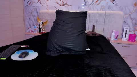    N         M online show from November 2025 11:25:02 PM