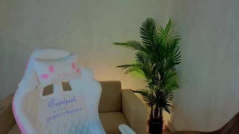 kianawhite online show from February 2026 08:19:01 AM