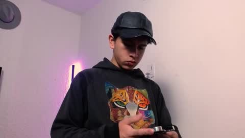 Adrian  Chlloe online show from November 2025 01:33:02 PM