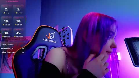 Kira online show from October 2025 09:35:02 PM