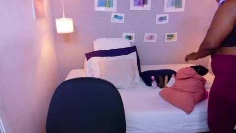 Snapshot of kiara_evanss chatting on May 2026 12:27:02 AM Kiara online show from May 2026 12:27:02 AM