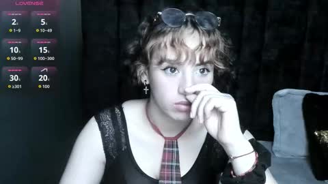 KIARA FOX online show from December 2025 01:06:01 PM