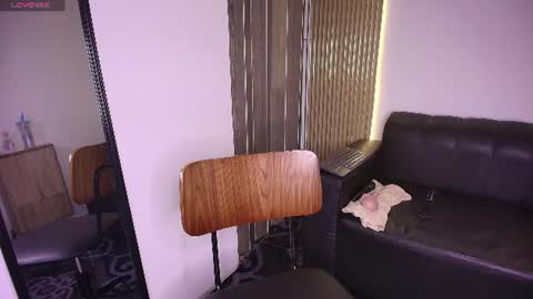 kiarasullivan online show from July 2026 12:23:01 PM