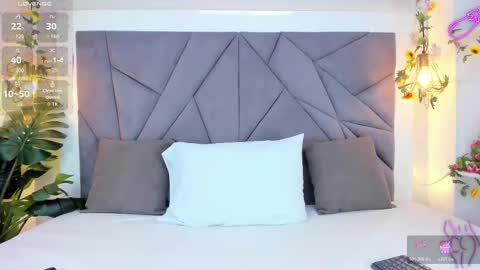 kiarha  online show from November 2025 03:18:02 AM