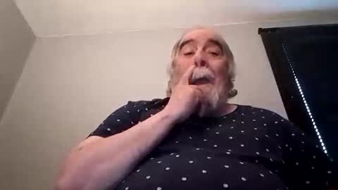 KICKINME online show from November 2025 03:02:01 PM