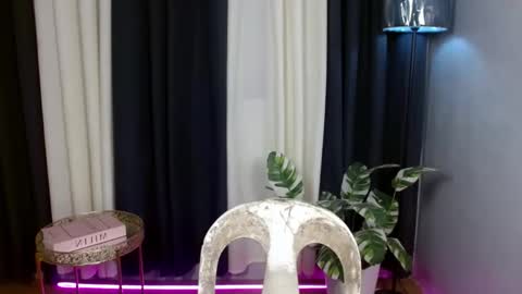 Snapshot of kiethmadison_miller chatting on October 2025 11:09:02 AM Im Mia online show from October 2025 11:09:02 AM