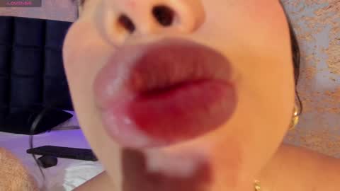 Snapshot of kiim_taaylor chatting on January 2025 05:46:01 PM Kim online show from January 2025 05:46:01 PM