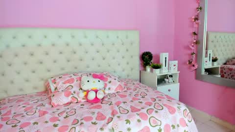 Snapshot of kiitty_horny_ chatting on May 2026 12:35:02 PM Melody online show from May 2026 12:35:02 PM