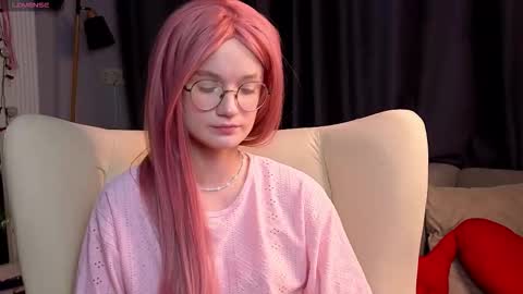 Snapshot of kiki_blue_eyes chatting on January 2026 04:28:01 AM kiki_blue_eyes online show from January 2026 04:28:01 AM