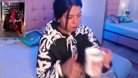 kIKI online show from September 2025 11:37:01 AM