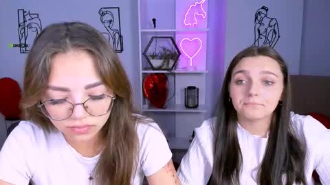 Snapshot of kiki_swan chatting on September 2025 05:41:01 AM kiki_swan online show from September 2025 05:41:01 AM