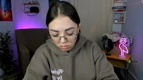 Snapshot of kiki_swan chatting on January 2026 06:50:01 AM kiki_swan online show from January 2026 06:50:01 AM