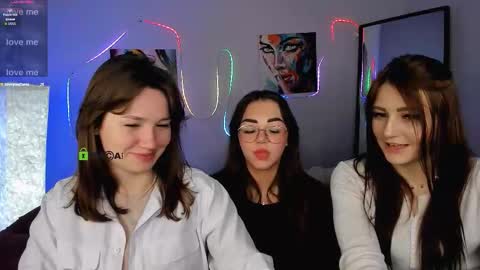 Snapshot of kiki_swan chatting on February 2026 10:57:02 PM kiki_swan online show from February 2026 10:57:02 PM