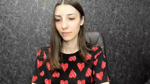 Snapshot of kikies_ chatting on September 2025 04:40:02 PM Mika and Miranda online show from September 2025 04:40:02 PM