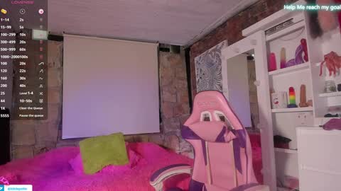 Snapshot of kikilepetite chatting on December 2024 06:35:02 PM kiki online show from December 2024 06:35:02 PM