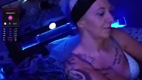 kikilovespartylights online show from February 2025 11:01:02 AM