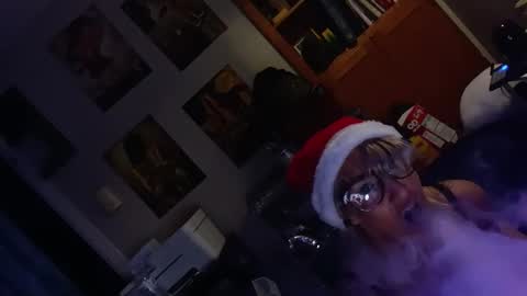 kikilovespartylights online show from December 2025 09:38:01 AM