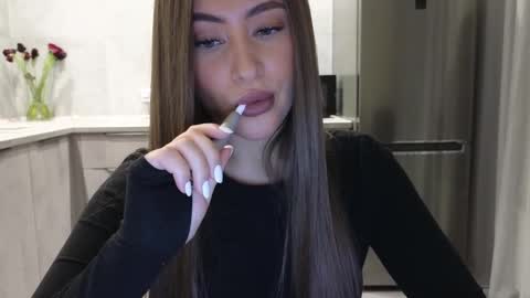 EvaAnna online show from February 2025 02:57:02 PM