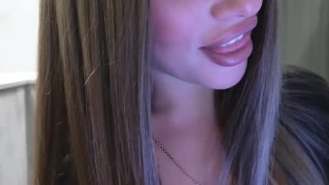 EvaAnna online show from February 2025 07:52:01 PM