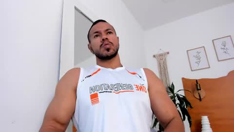 Kilua Muscle guy online show from April 2026 08:21:01 PM
