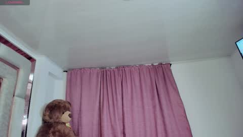 Nicole. online show from October 2025 02:57:02 AM