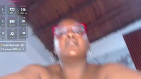 Snapshot of kim_brown2 chatting on July 2026 03:00:02 AM Kim Follow me please online show from July 2026 03:00:02 AM