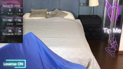 Kim online show from September 2025 05:33:01 AM