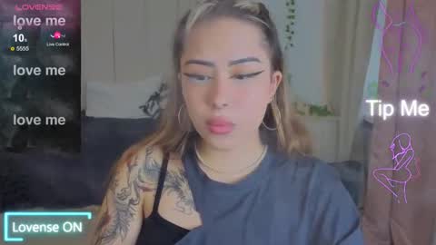 Kim online show from November 2025 10:04:02 AM