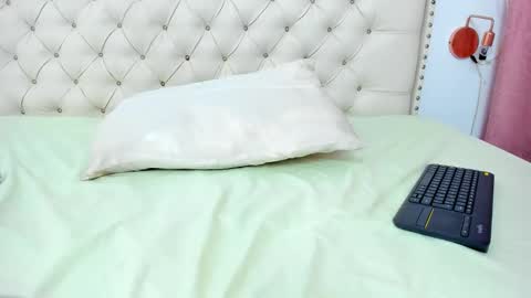 kim_eli online show from January 2025 11:02:01 PM