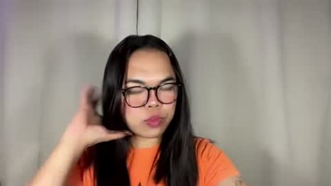 Snapshot of kim_kyile chatting on November 2025 12:10:02 AM KYLIE online show from November 2025 12:10:02 AM