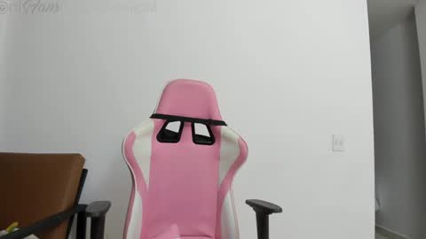 Snapshot of kim_velez chatting on December 2024 10:59:02 PM Kim Velez SCORE Girl online show from December 2024 10:59:02 PM