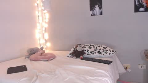 Snapshot of kimandyuk chatting on December 2024 10:28:02 PM Kim  Yuk online show from December 2024 10:28:02 PM