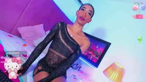 Snapshot of kimberly_thompsom chatting on October 2025 07:03:02 PM Your Queen KIM online show from October 2025 07:03:02 PM