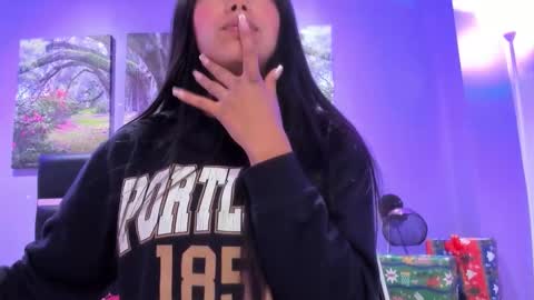 Kimberly Villalobos online show from December 2025 11:39:02 AM